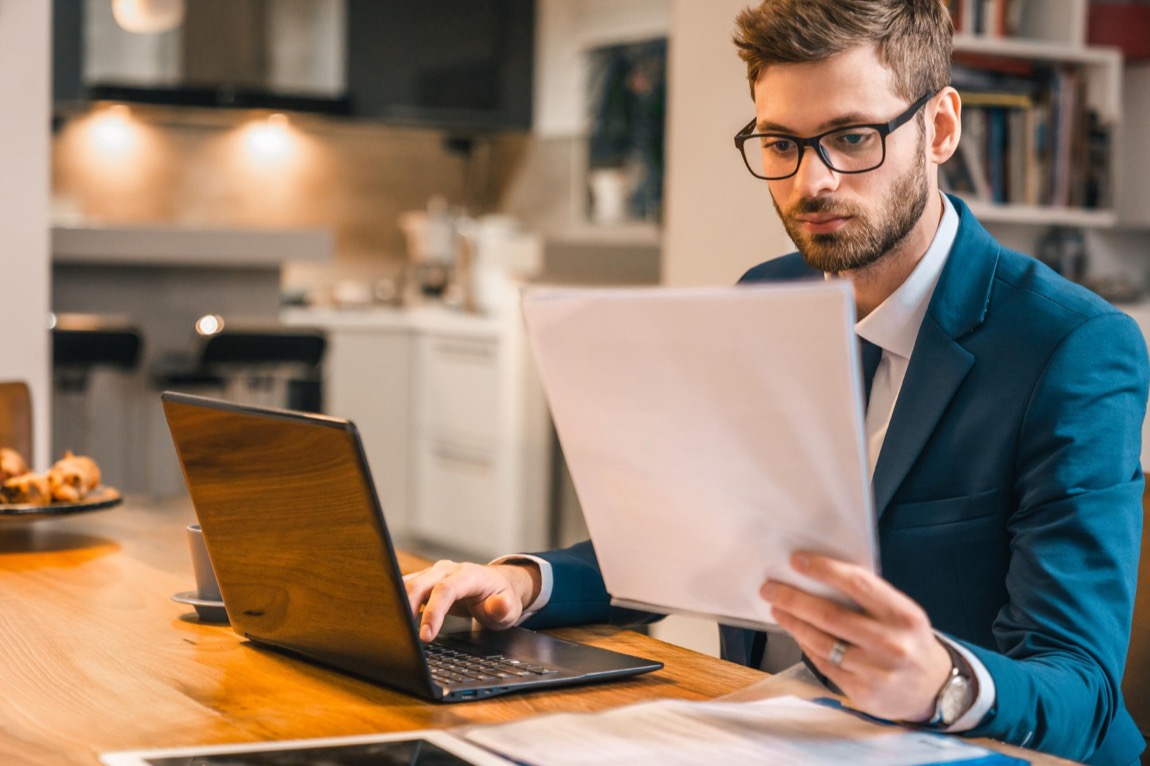 Wybór tłumacza technicznego: Jak znaleźć specjalistę dla każdej branży?