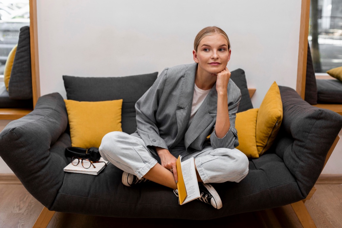 Jak skutecznie zarządzać ryzykiem i stabilizować finanse podczas zmiany kariery?